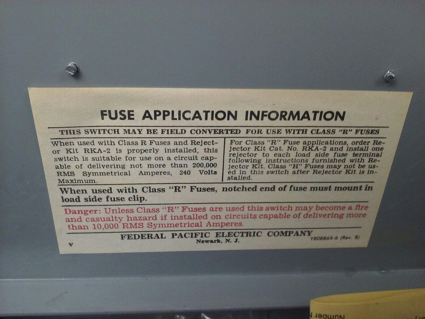 FPE RH1632R FUSIBLE SAFETY SWITCH 3P, 60A, 240VAC,4 WIRE,3 BLADES,15HP RAINPROOF