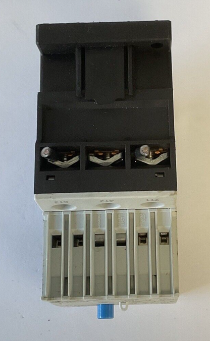 SIEMENS 3RB2026-1SB0 RELAY 600VAC W/3RB2923-0AA1 TERMINAL SUPPORT BRACKET