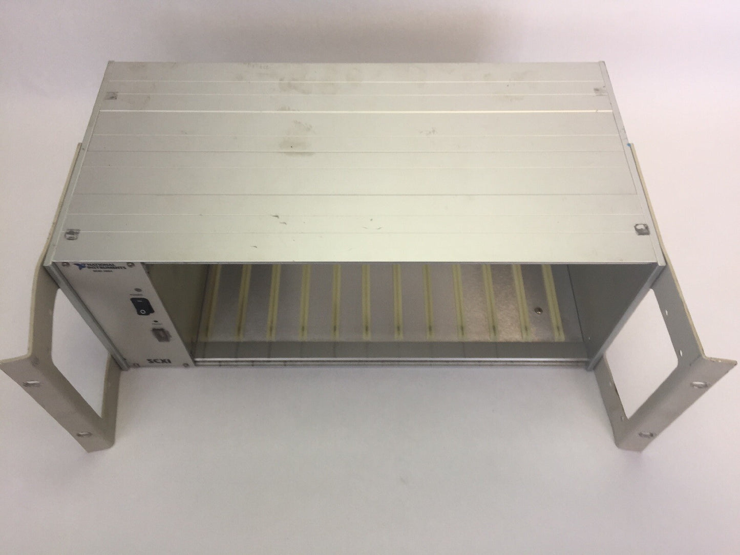 NATIONAL INSTRUMENTS SCXI-1001 12 SOLT CHASSIS 100/120/220/240VAC 1.25A/0.70A W/