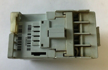 ALLEN BRADLEY 100-C09*01 SER.A 600VAC MAX 32A  CONTACTOR