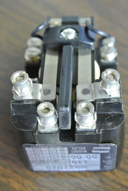 ARROW HART / COOPER MR2TU20 MR RELAY, 2 POLE, OPEN & CLOSED / 110V- NEW SURPLUS