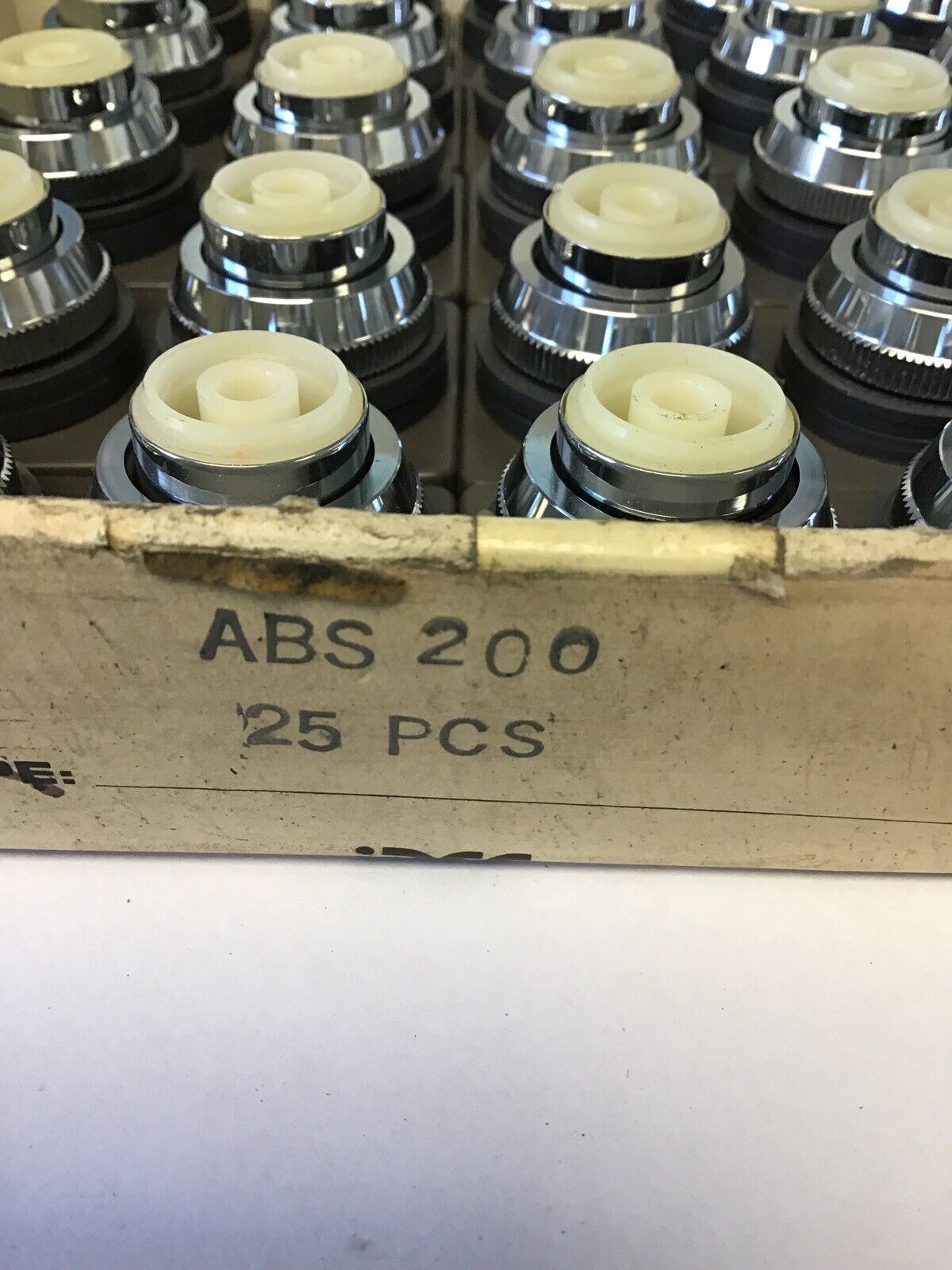 IDEC ABS 200 PUSHBUTTON ***LOTOF25***