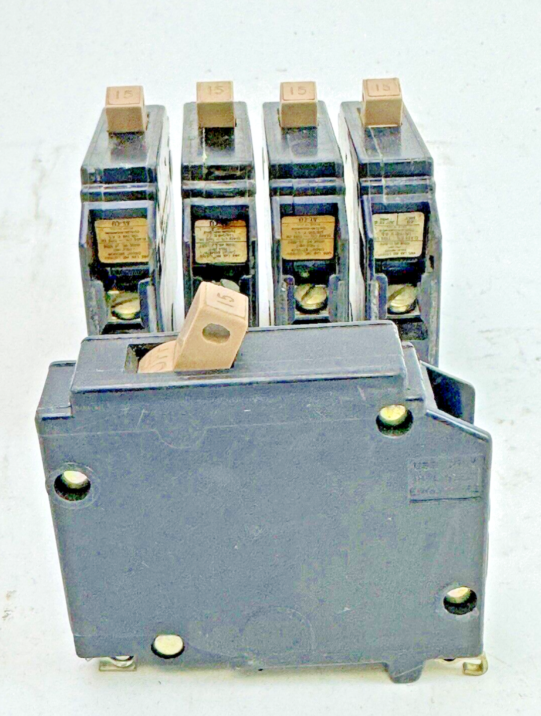 CUTLER-HAMMER **LOT OF 5** - CH115 - CIRCUIT BREAKERS - 1 POLE, 15 A, 240 VAC