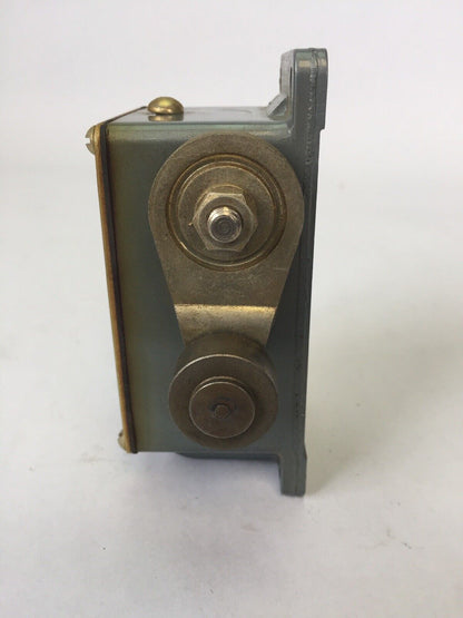 ALLEN BRADLEY 801-ASA1-1 LIMIT SWITCH ROLLER LEVER 600V AC/DC NO CONTACT