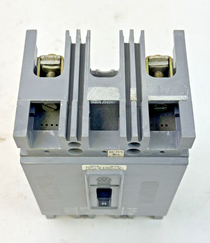 WESTINGHOUSE - HFB2025 LCKT - THERMAL MAG CIRCUIT BREAKER - 2 POLE/ 25A/ 600 VAC