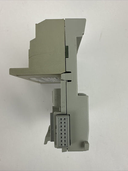 ALLEN BRADLEY 1794-TBN SER A REV A02 FLEXBUS 5VDC I/O TERMINAL BASE 240VAC