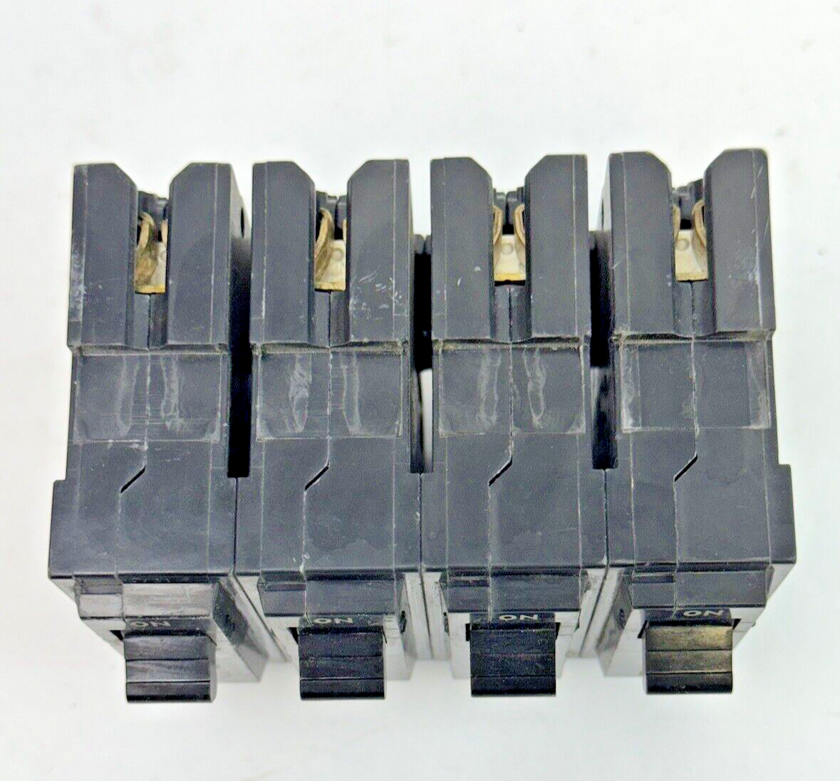 GE - THQMV4200 - CIRCUIT BREAKER (NO POLE TIE) - 2 POLE, 200 A, 240 VAC