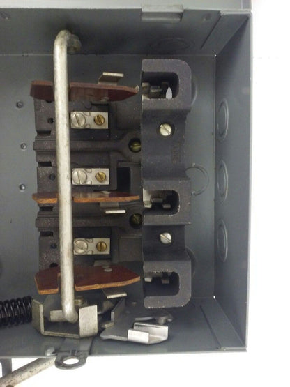 WESTINGHOUSE CAU-321 SAFETY SWITCH,  30A, 240V, STD HP 7.5 AC, 3P, TYPE ND, NEW