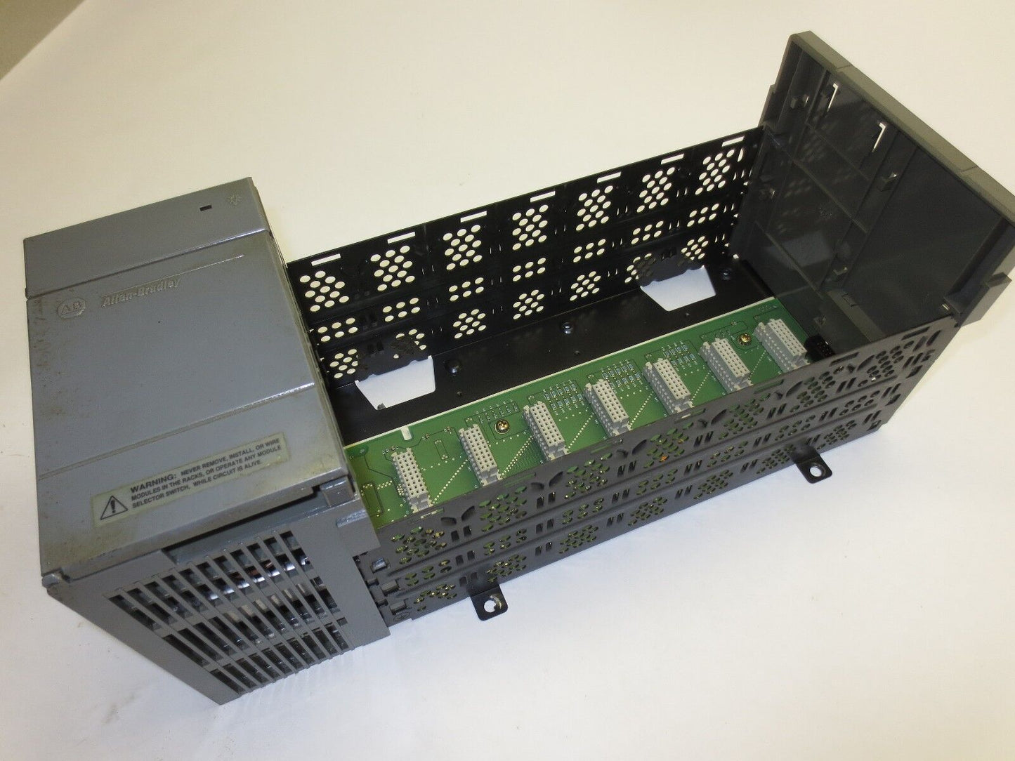 ALLEN-BRADLEY 1746-P2 SLC500 POWER SUPPLY + 1746-A7 7-SLOT RACK