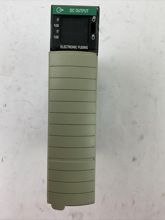 ALLEN BRADLEY 1756-OB16E SER A CAT REV H01 F/W REV 2.4 DC EFUSED OUT 16PT 24VDC