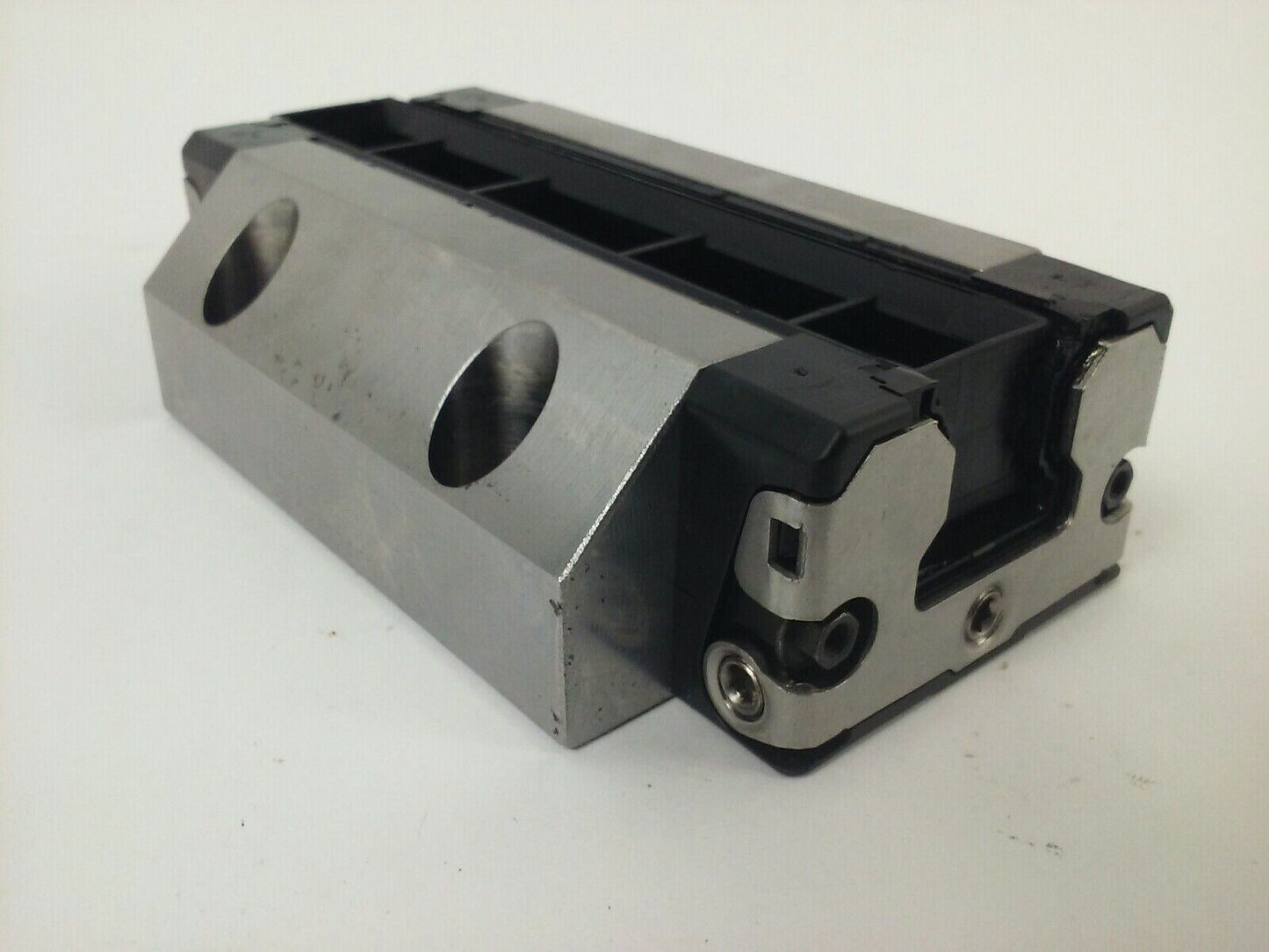 REXROTH MNR: R165323220 685 RUNNER BLOCK/ BAIL RAIL