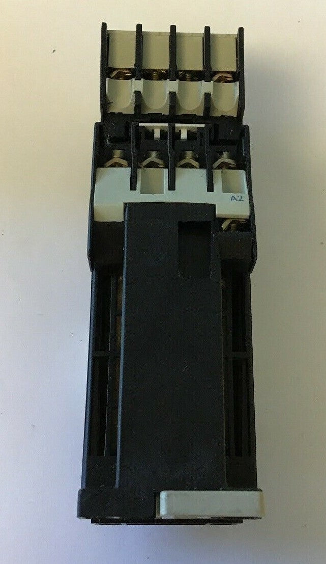 TELEMECANIQUE LA DN 40 W/LA4 DE 1E CONTACT 600VAC 10A