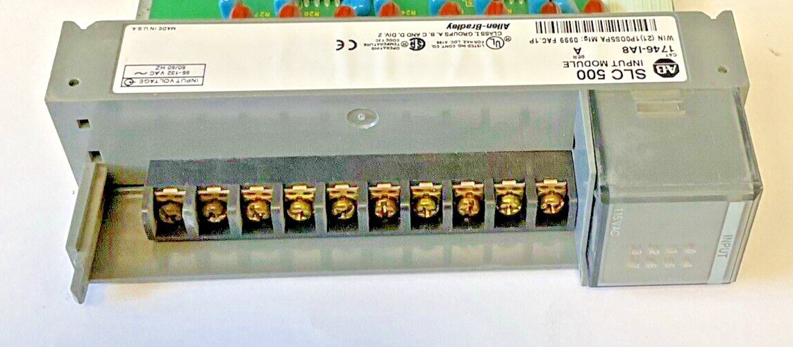 ALLEN BRADLEY 1746-IA8 INPUT MODULE SER.A 132VAC 50/60HZ