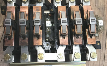 ALLEN BRADLEY 104-B180ND3 REVERSING CONTACTOR SER.A 180A 660V GD473 COIL 120V