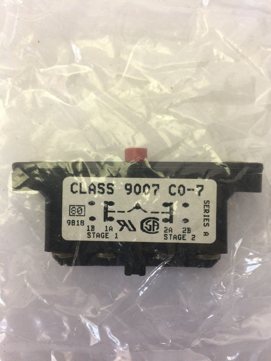 SQUARE D 9007 C0-7 SNAP SWITCH SERIES A 10A 600VAC