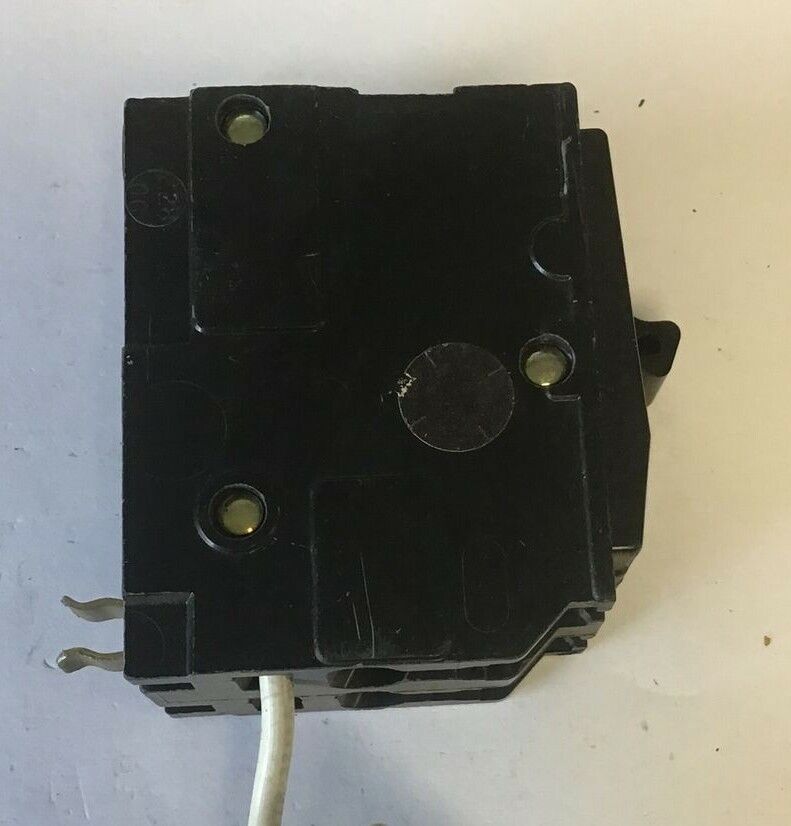 SQUARE D QOB220 CIRCUIT BREAKER 20A 120VAC 2POLE 10KA***LOTOF2***