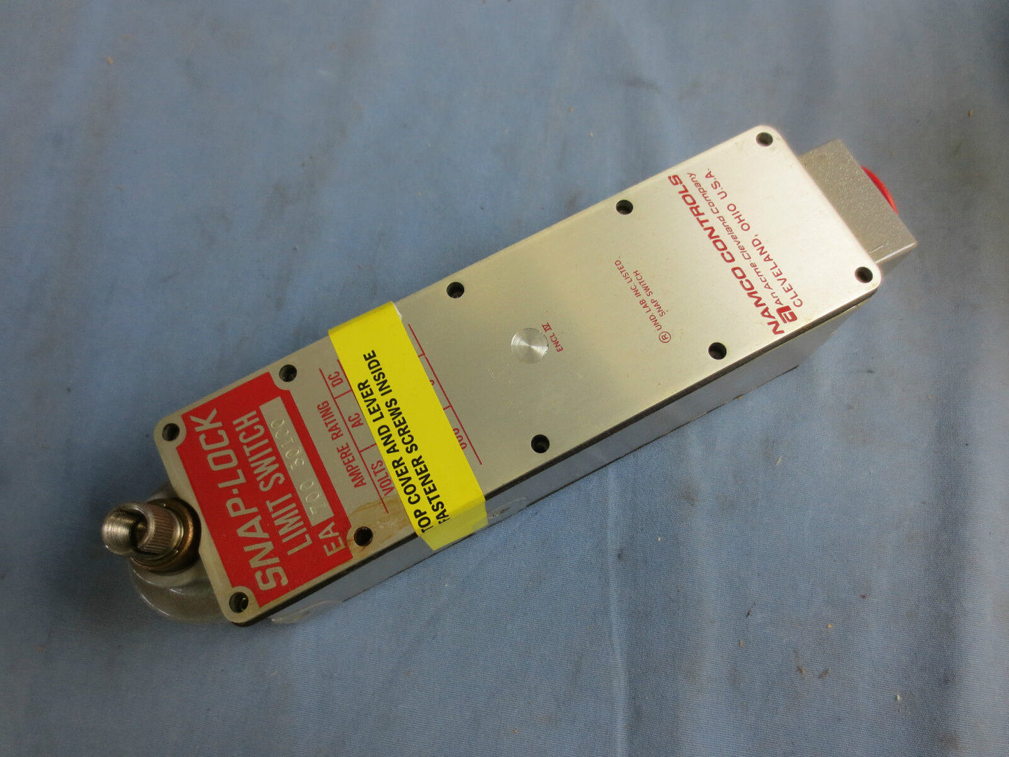 NAMCO EA700-30100 SNAP-LOCK LIMIT SWITCH - NEW SURPLUS