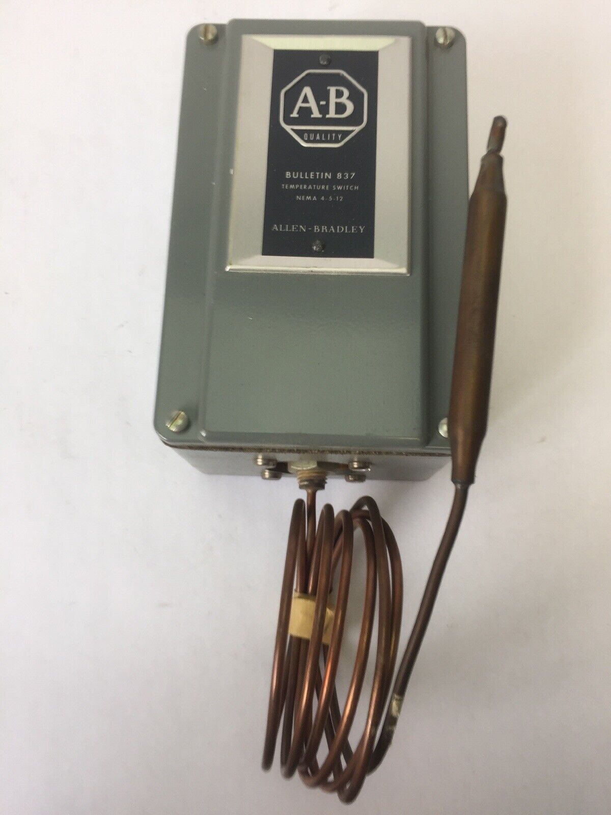 ALLEN BRADLEY 837-A7J TEMPERATURE SWITCH 200-360 F NEMA 4-13