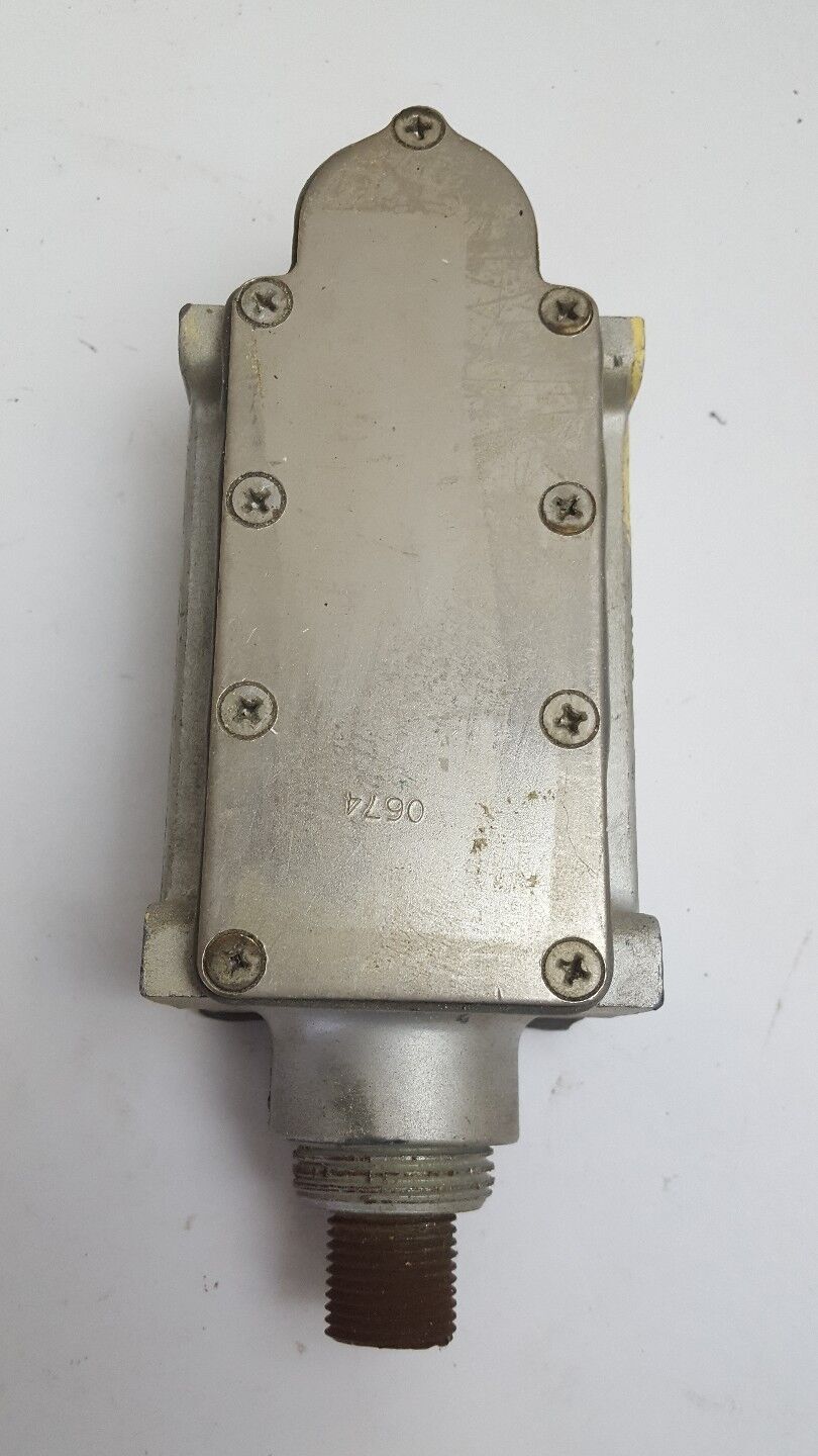 NAMCO EA170-14302 SNAP-LOCK LIMIT SWITCH, VOLTS 120/250/480/600, AC 20/15/10/5