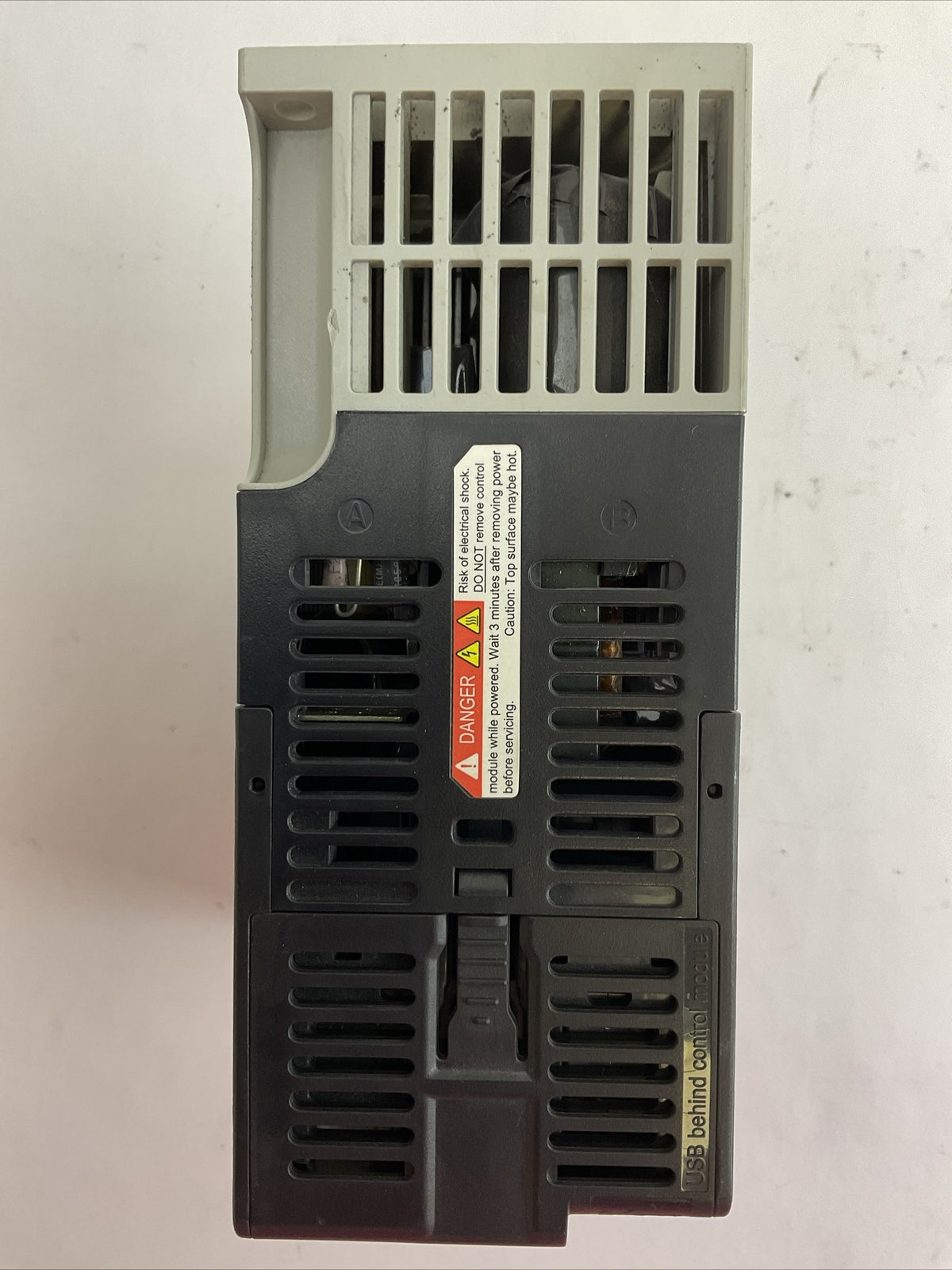 ALLEN BRADLEY 25B-D4P0N114 AC DRIVE FRN 2.002 OUTPUT 0-460VAC SER A