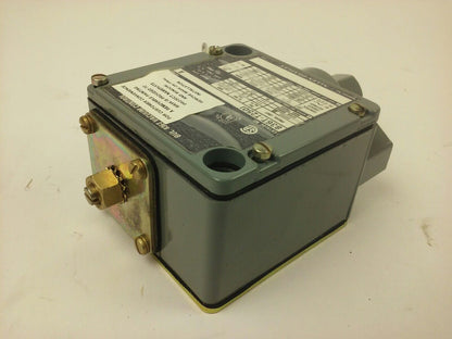 ALLEN BRADLEY 836T-T250J, SERIES A, INDUSTRIAL PRESSURE SWITCH, NEW