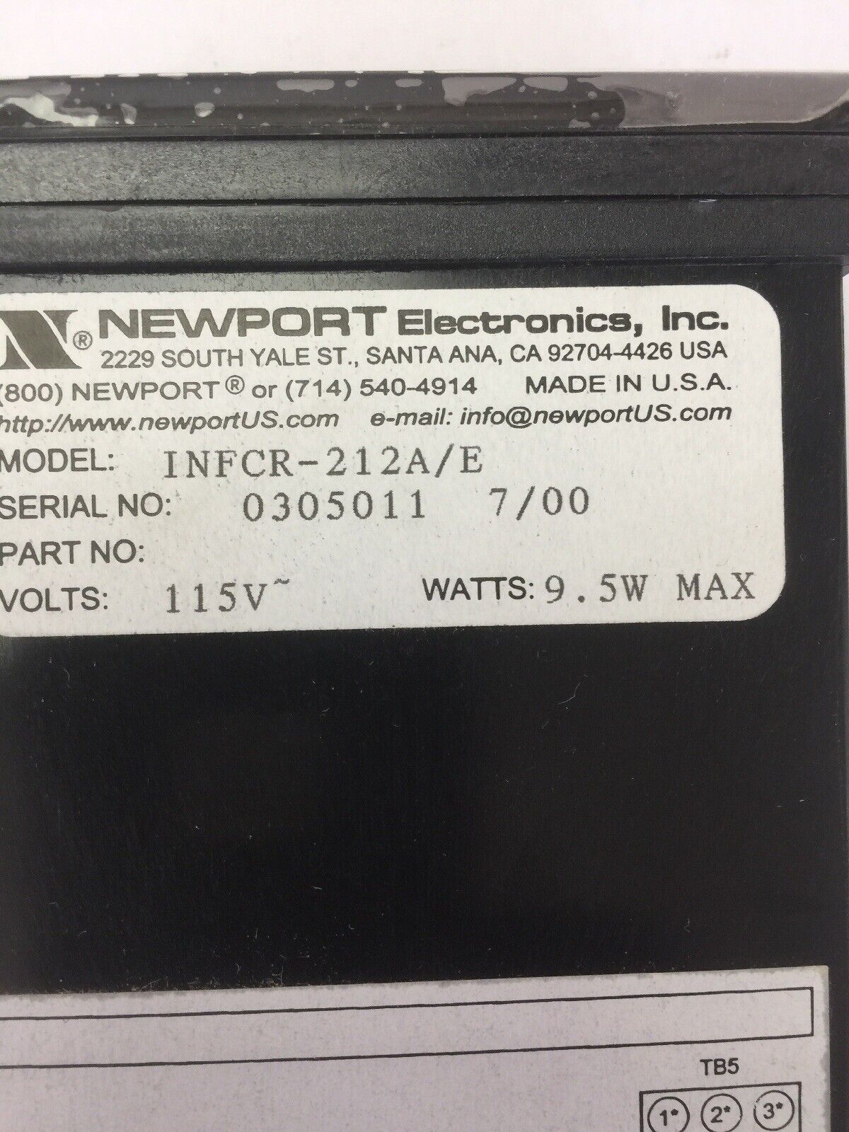 NEWPORT ELECTRONICS INFCR-212A/E TEMPERATURE CONTROLLER 115VAC 9.5W