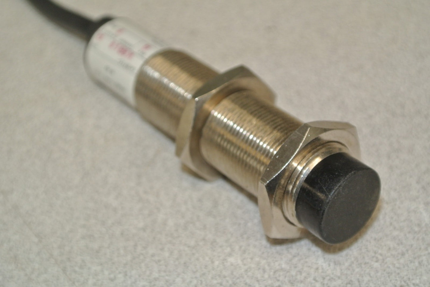ALLEN-BRADLEY 871C-K8B18 CYLINDRICAL INDUCTIVE PROXIMITY SWITCH / 10-30VDC 18mm