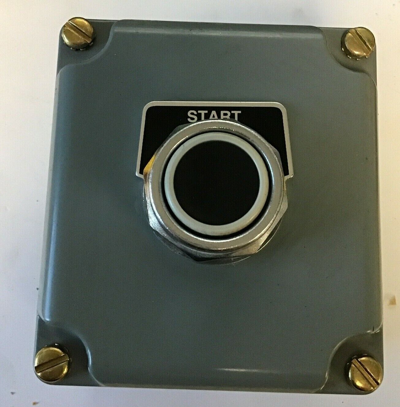 SQUARE D 9001KYK11 CONTROL STATION PUSH BUTTON SER.A "START"