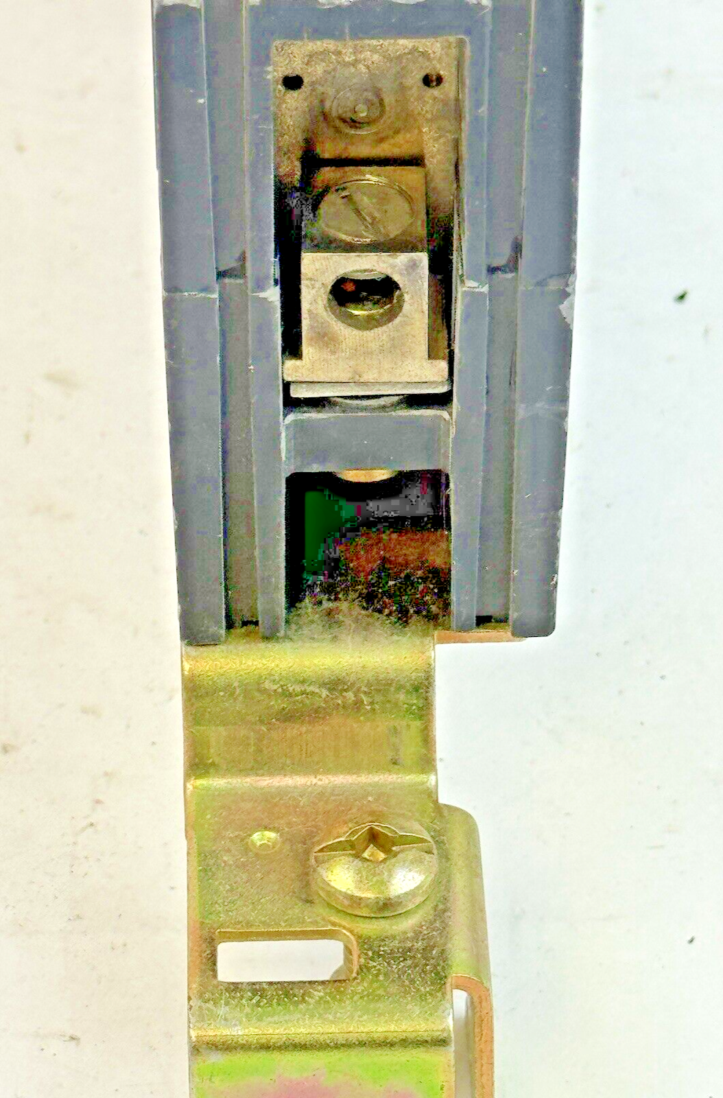 SQUARE D - FH16015B - I-LINE MOLDED CASE CIRCUIT BREAKER - 1 POLE/ 15 A/ 277VAC