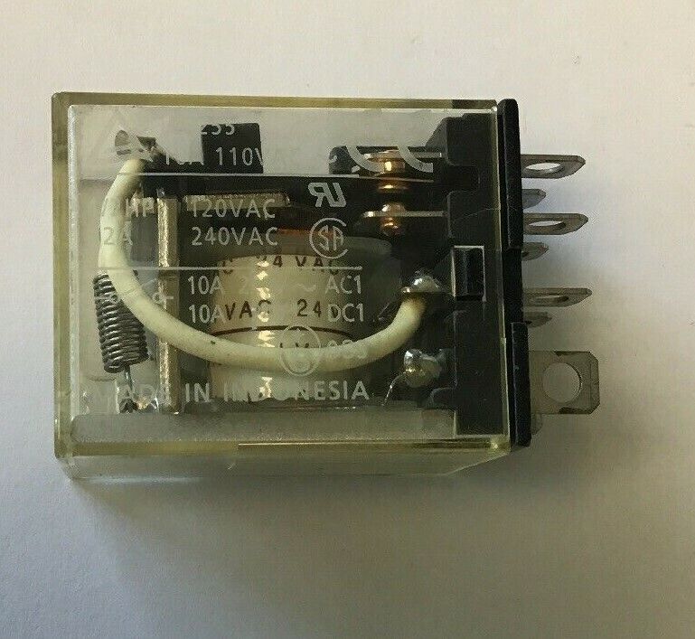 OMRON LY2 RELAY 240VAC 10A***LOTOF5***