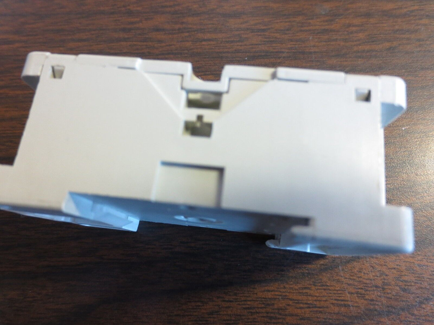 ALLEN-BRADLEY 700-HN100 Ser. D SOCKET BASE