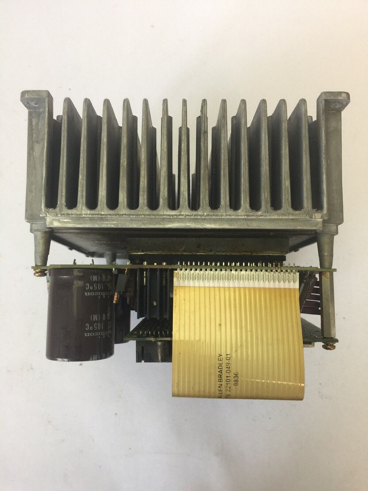 ALLEN BRADLEY 1305-BA06A AC DRIVE INPUT 380-460V 5.8A OUTPUT 380-460V 6.0A 3HP