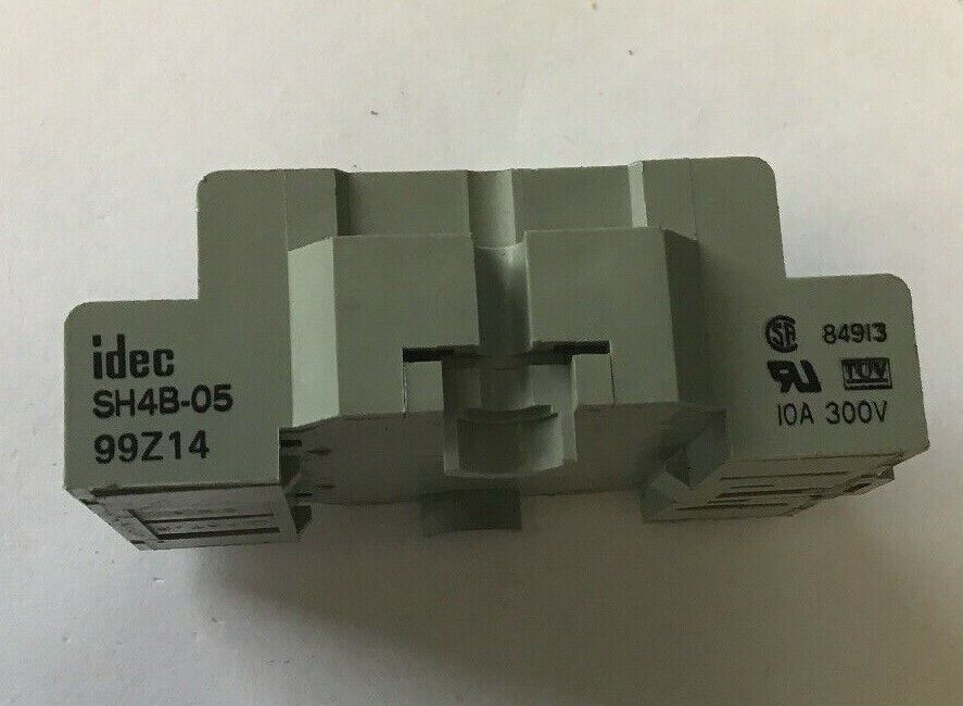 IDEC SH4B-05 RELAY SOCKET BASE 10A 300V***(LOTOF9)***