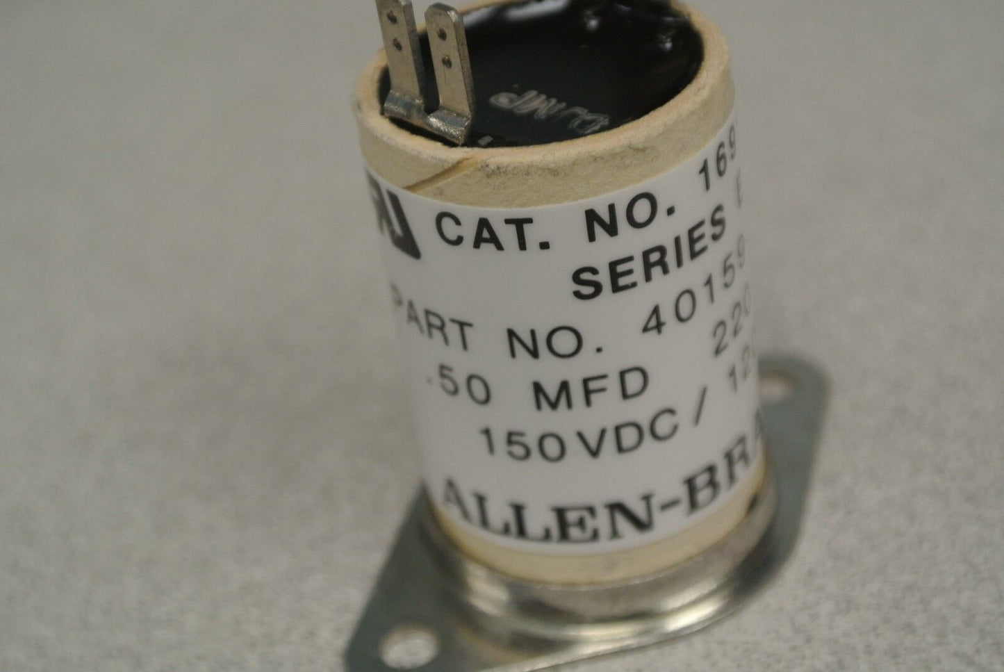 ALLEN-BRADLEY 1691-N2 CONTACT PROTECTOR / SURGE SUPPRESSOR / 0.5 mfd / 220 OHMS