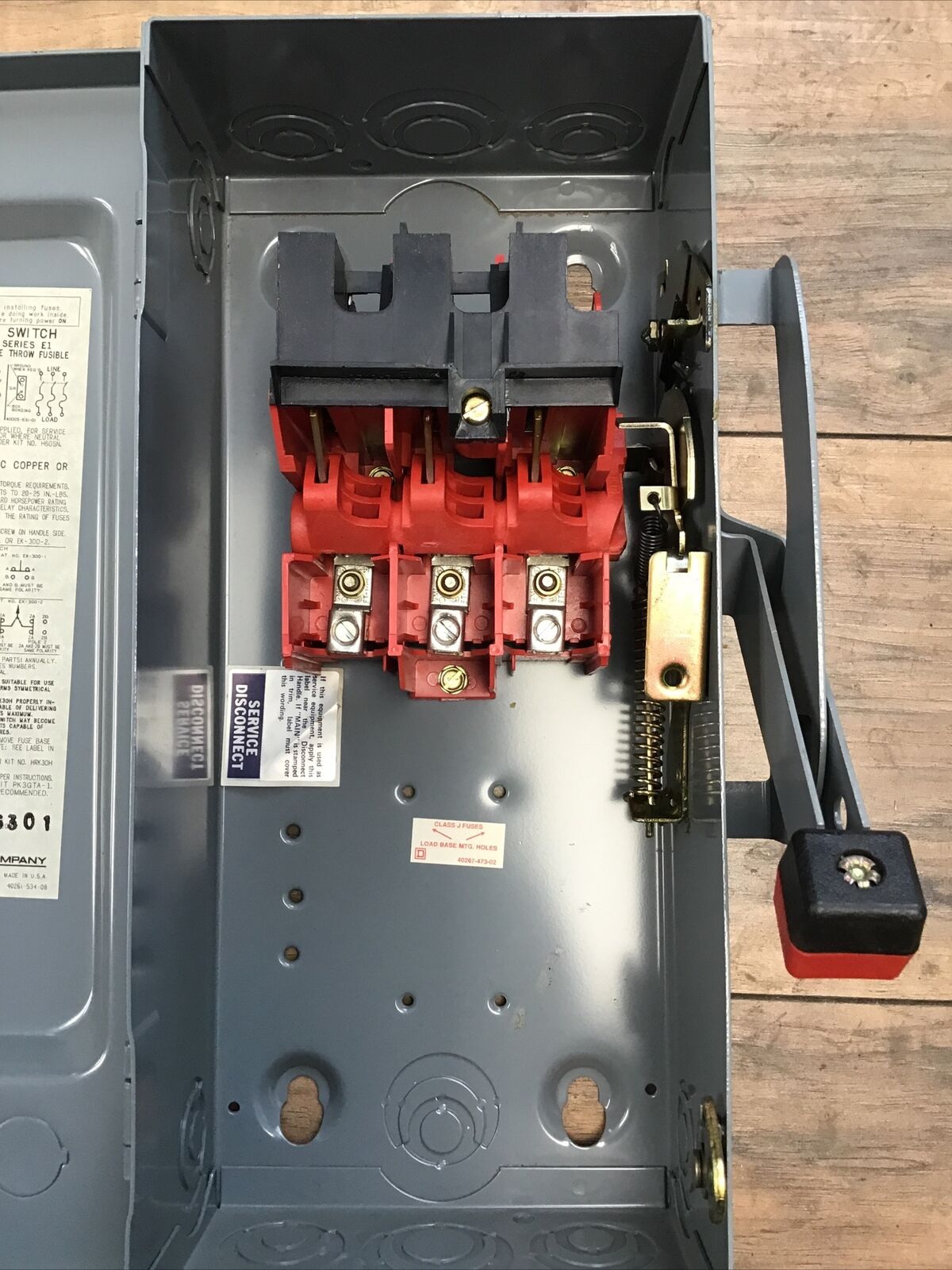 SQUARE D  H361 NON FUSIBLE DISCONNECT SWITCH SER.E1  30A 600VAC/DC