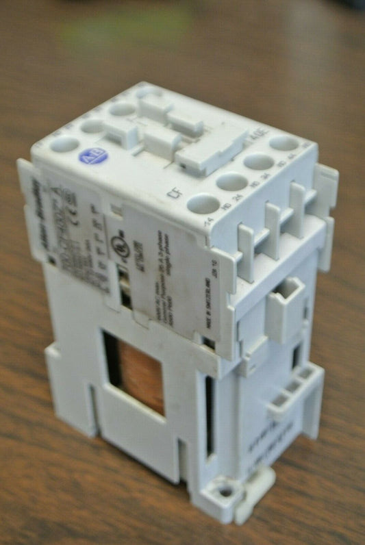 ALLEN-BRADLEY 700-CF400Z* / RELAY / 24VDC COIL