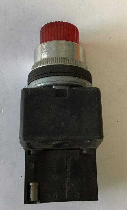 SQUARE D 9001KM34  PUSH BUTTON 24VAC/DC SER.A RED CAP