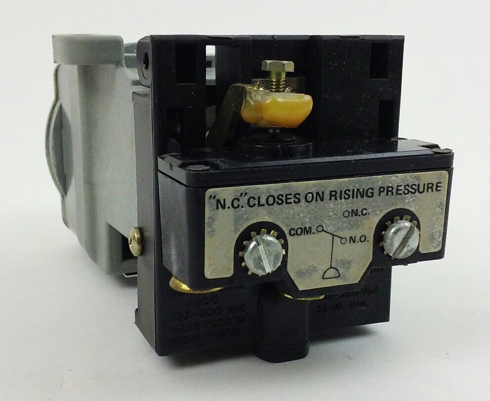 NEW SQUARE D 9012-GNO-3 PRESSURE SWITCH - Ser. B, Class 9012, Type GNO-3