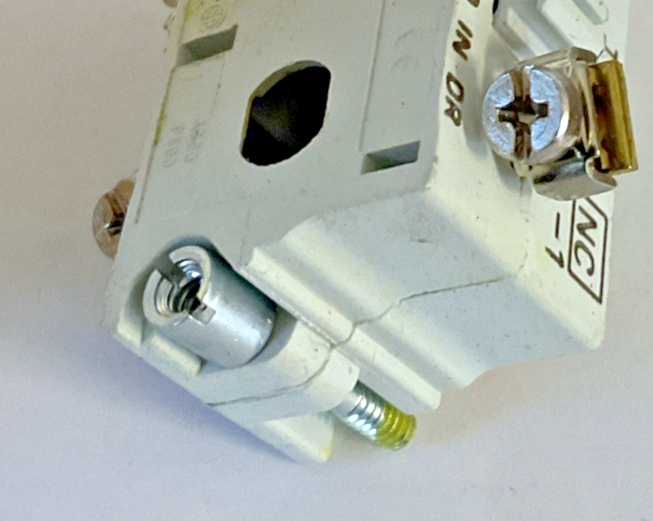 EATON 10250T1 CONTACT BLOCK SER.D2  ***LOTOF5***
