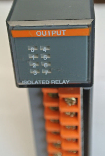 ALLEN-BRADLEY 1746-OX8 Ser. A- SLC500 OUTPUT MODULE  5-250VAC, 5-125VDC NO COVER