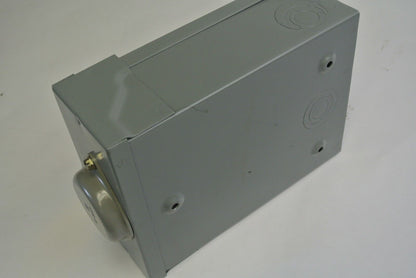 SQUARE D FS-260RB ENCLOSED FUSIBLE PULLOUT, RAINPROOF 120/240VAC 60A NEW SURPLUS