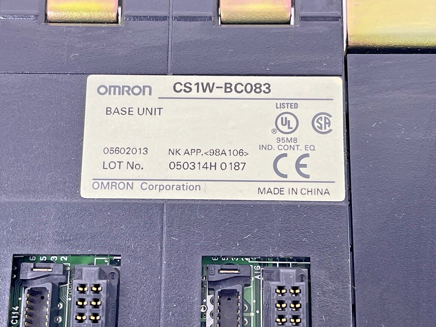 OMRON - CS1W-BC083 -  CPU BACKPLANE WITH C200H I/O BUS 8 I/O SLOTS - BASE UNIT