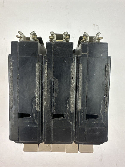 CUTLER HAMMER CH360 CIRCUIT BREAKER 30AMP 240VAC 3POLE CLASS CTL TYPE CH