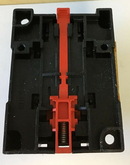 SQUARE D CLASS 8502 TYPE PF3.22 63A 600VAC 40HP 3PHASE