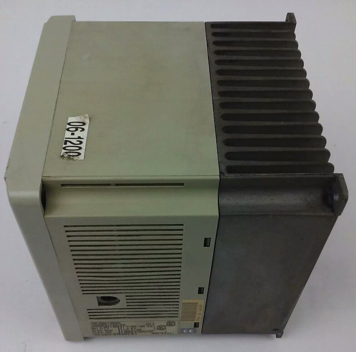 ALLEN BRADLEY 1305-BA03A SER. C, AC DRIVE, INPUT: 380/460V, 2.2A, 50/60HZ,1800VA