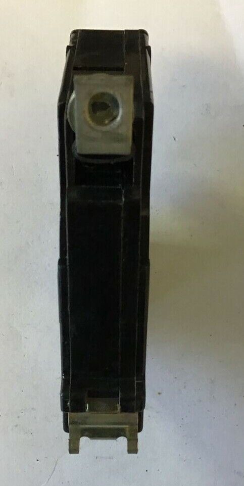 CUTLER HAMMER CHB115 CIRCUIT BREAKER 15A 120/240VAC CL CTL BOLT ON ***LOTOF4***