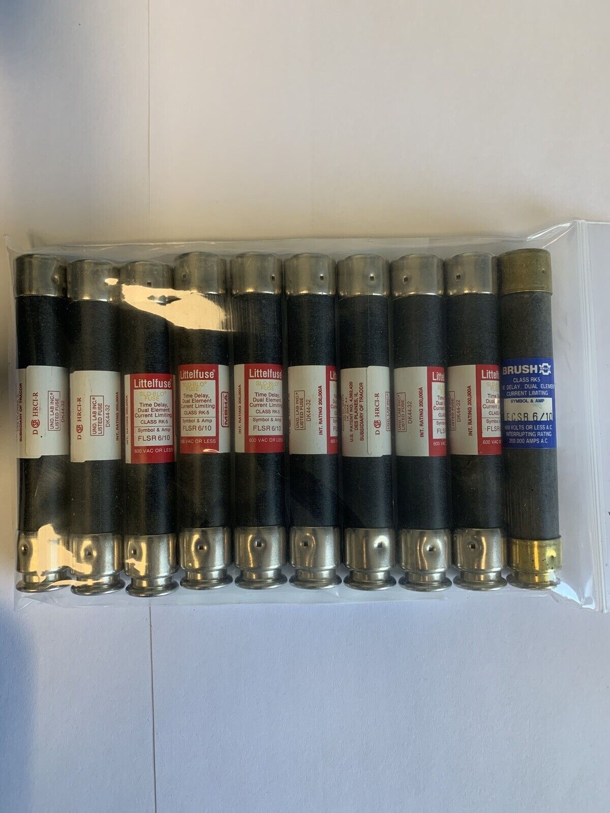 Lot of 10 Assorted 6/10A 600V Fuses