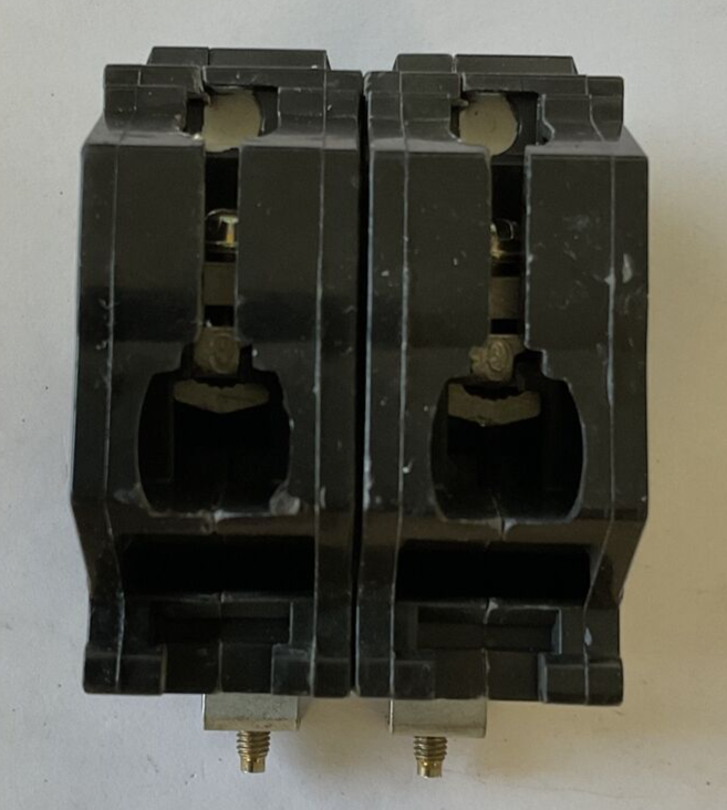 GENERAL ELECTRIC THHQB 30A CIRCUIT BREAKER 2POLE 22KA ***LOTOF2***