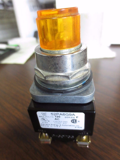 SIEMENS 52PA6G9A ILLUMINATED PUSH-TO-TEST PILOT LIGHT, AMBER Ser. F 120VAC