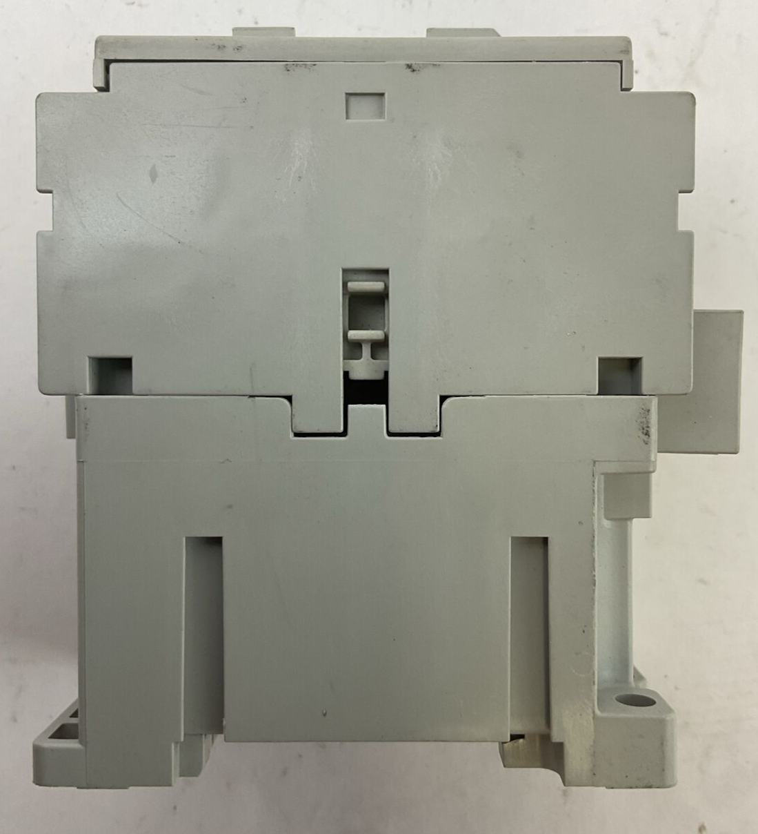 ALLEN BRADLEY 100-C09E*01 SER A CONTACTOR 600VAC 25A 3PH 7.5HP COIL 24VDC